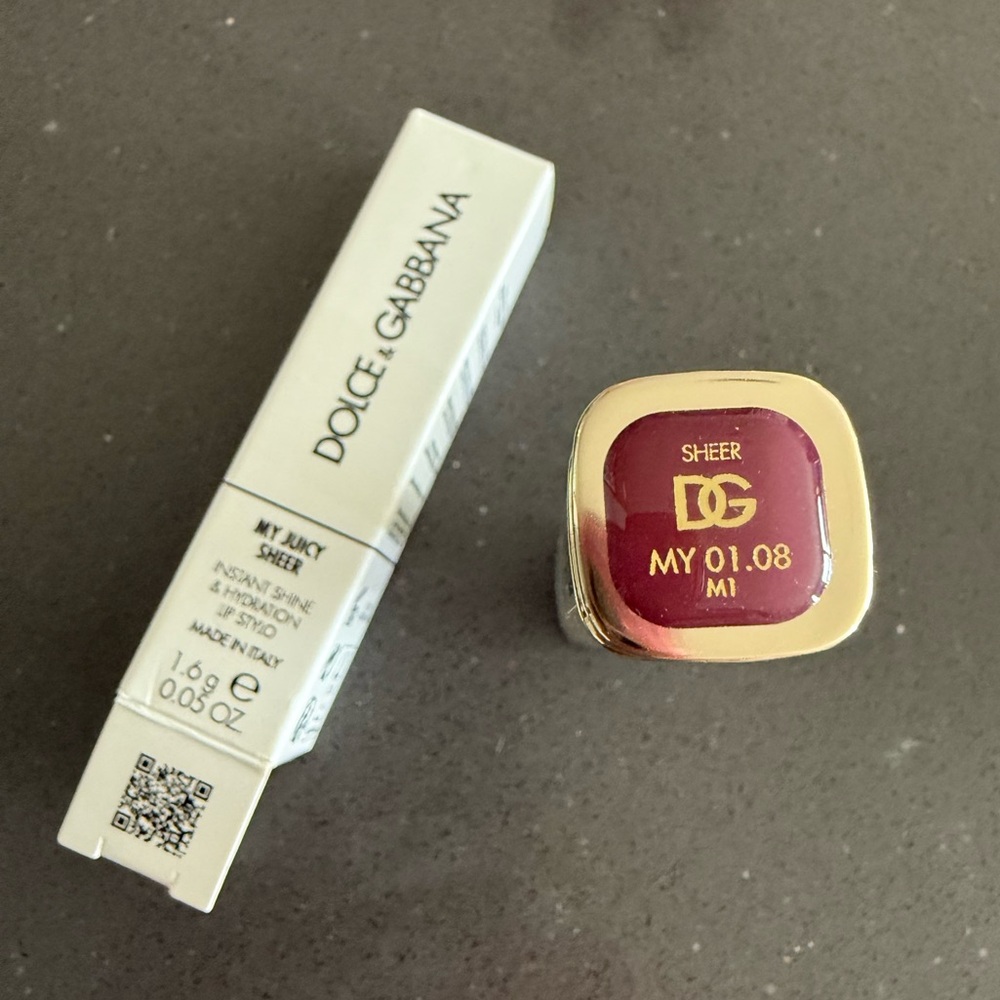 Dolce & Gabbana My Juicy Sheer Lipstick in Berry color. - Picture 2 of 5